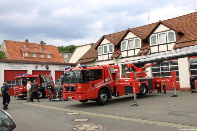 2011-06-16 -53- Vorfuehrung Hubrettungsfahrzeuge
